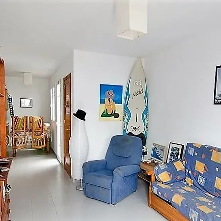 旅馆 Famara Rooms *