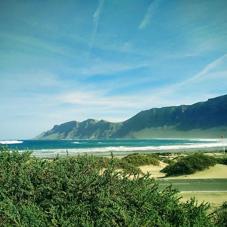 旅馆 Famara Rooms *